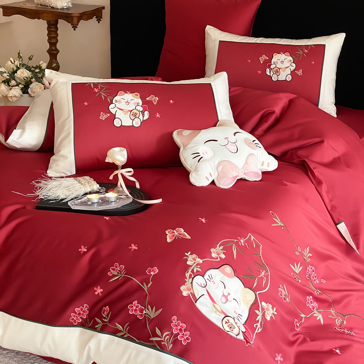 91家纺网 家纺一手货源 找家纺 莎臣豹 2026新款5050新疆长绒棉精美中式贴布绣四件套-招财福禄-控价（卖价不得低于此价）标准360加大380 招财福禄-云夕红