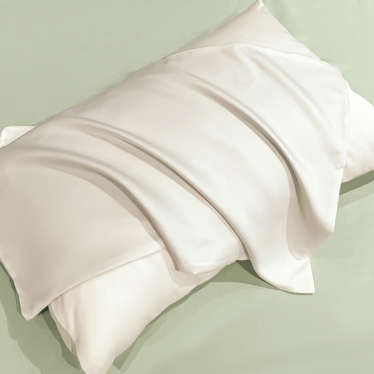 91家纺网 家纺一手货源 找家纺 红嘴企鹅 2026新款水洗冰丝刺绣夏被四件套 夏被-卡皮清新绿