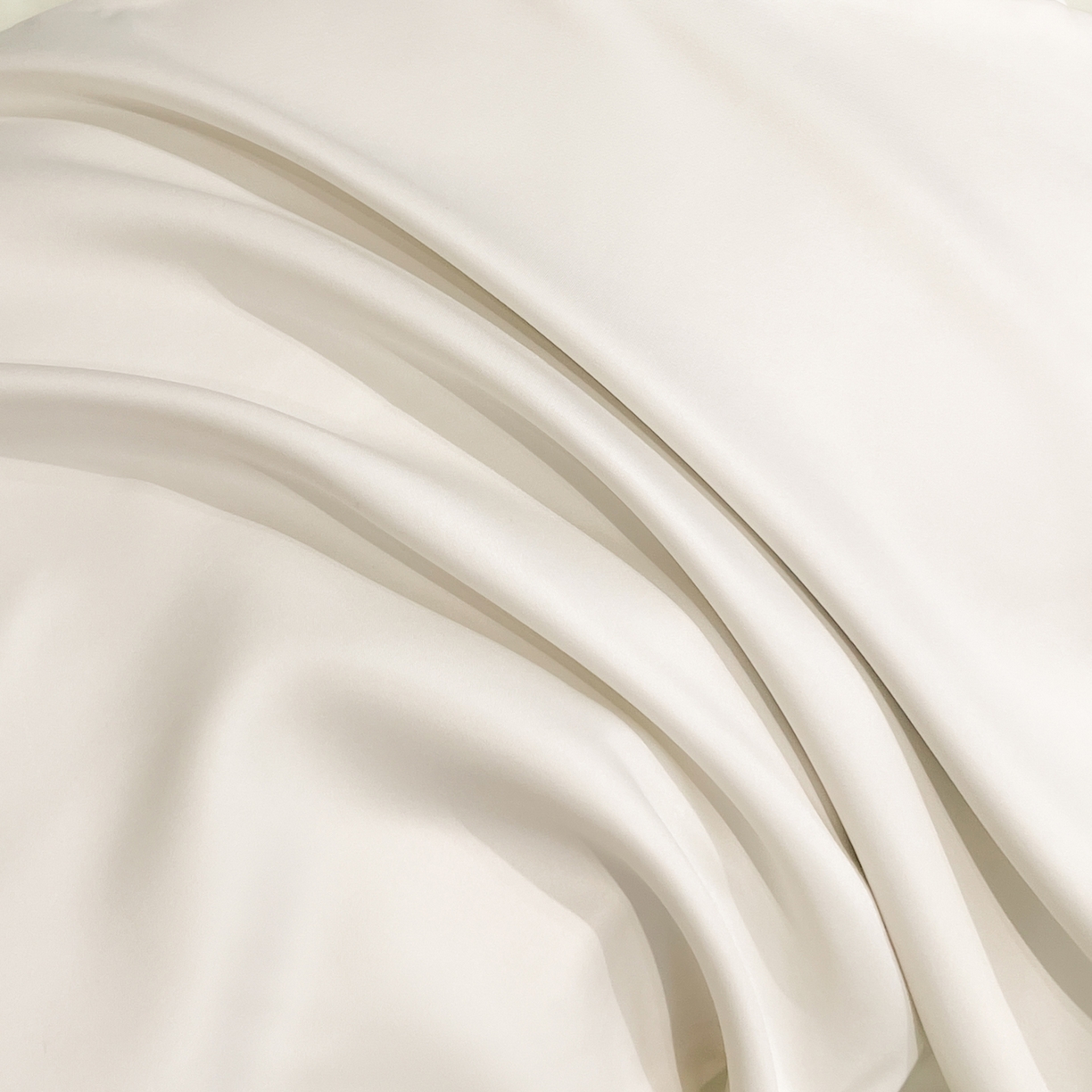 91家纺网 家纺一手货源 找家纺 红嘴企鹅 2026新款水洗冰丝刺绣夏被四件套 夏被-卡皮清新绿