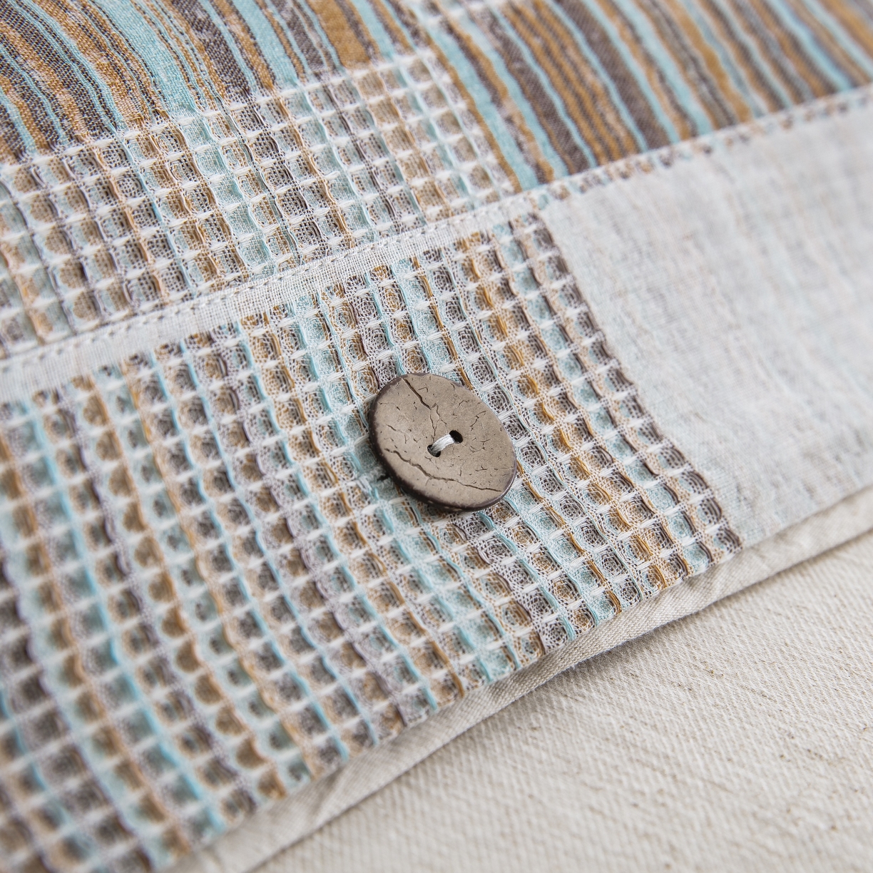 91家纺网 家纺一手货源 找家纺 （总）仰望棉麻双层纱供应链 2026新款兰亭格序色织棉麻纽扣款四件套