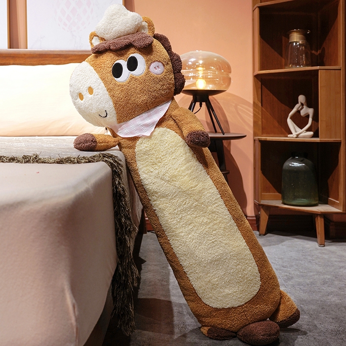 91家纺网 家纺一手货源 找家纺 （总）仟亿莱 2026春夏新款马小厨趣味长条抱枕