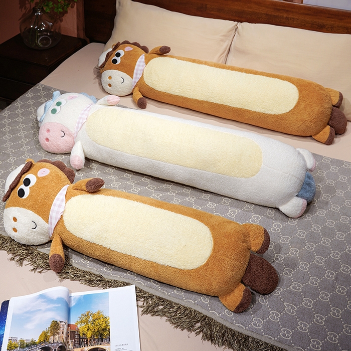 91家纺网 家纺一手货源 找家纺 （总）仟亿莱 2026春夏新款马小厨趣味长条抱枕