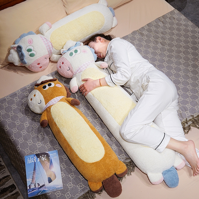 91家纺网 家纺一手货源 找家纺 仟亿莱 2026春夏新款马小厨趣味长条抱枕 组合图仅供展示不可下单