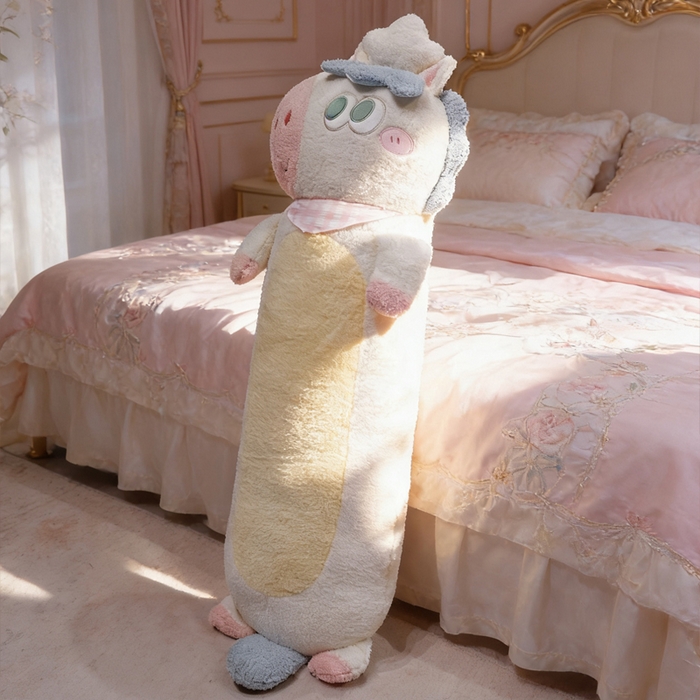 91家纺网 家纺一手货源 找家纺 仟亿莱 2026春夏新款马小厨趣味长条抱枕 长条奶盖趣味小马