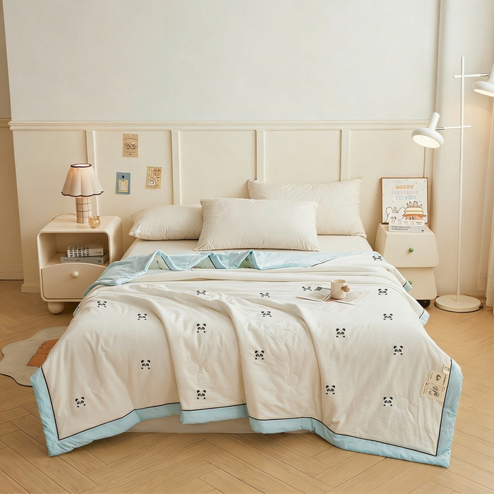 91家纺网 家纺一手货源 找家纺 仁凯家纺 2026新款A类100%棉花刺绣款手包边夏被夏凉被空调被 熊猫-蓝