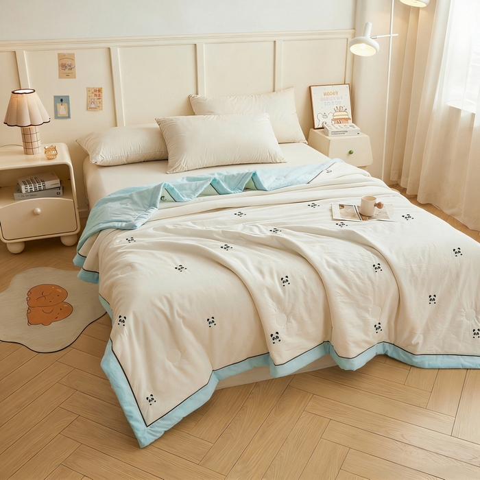 91家纺网 家纺一手货源 找家纺 仁凯家纺 2026新款A类100%棉花刺绣款手包边夏被夏凉被空调被 熊猫-蓝