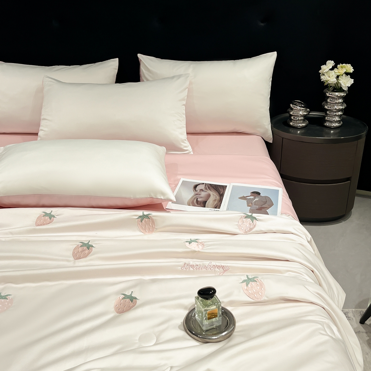 91家纺网 家纺一手货源 找家纺 红嘴企鹅 2026新款水洗冰丝刺绣夏被四件套 夏被-小猫奶油粉