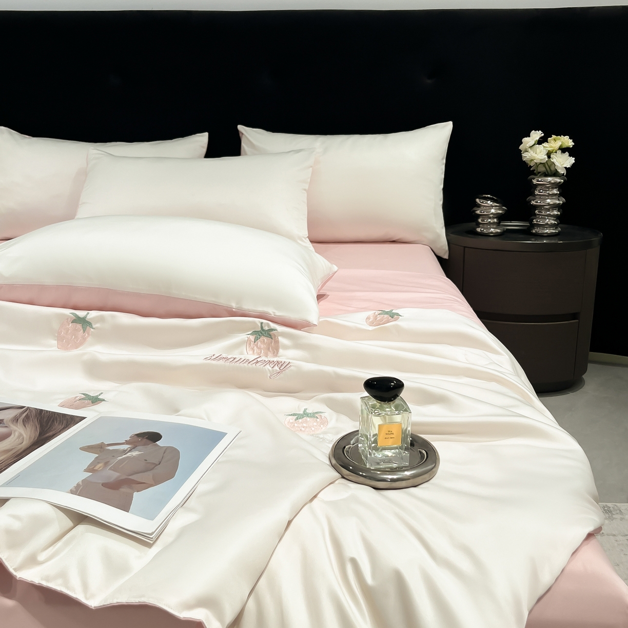 91家纺网 家纺一手货源 找家纺 红嘴企鹅 2026新款水洗冰丝刺绣夏被四件套 夏被-小猫奶油粉