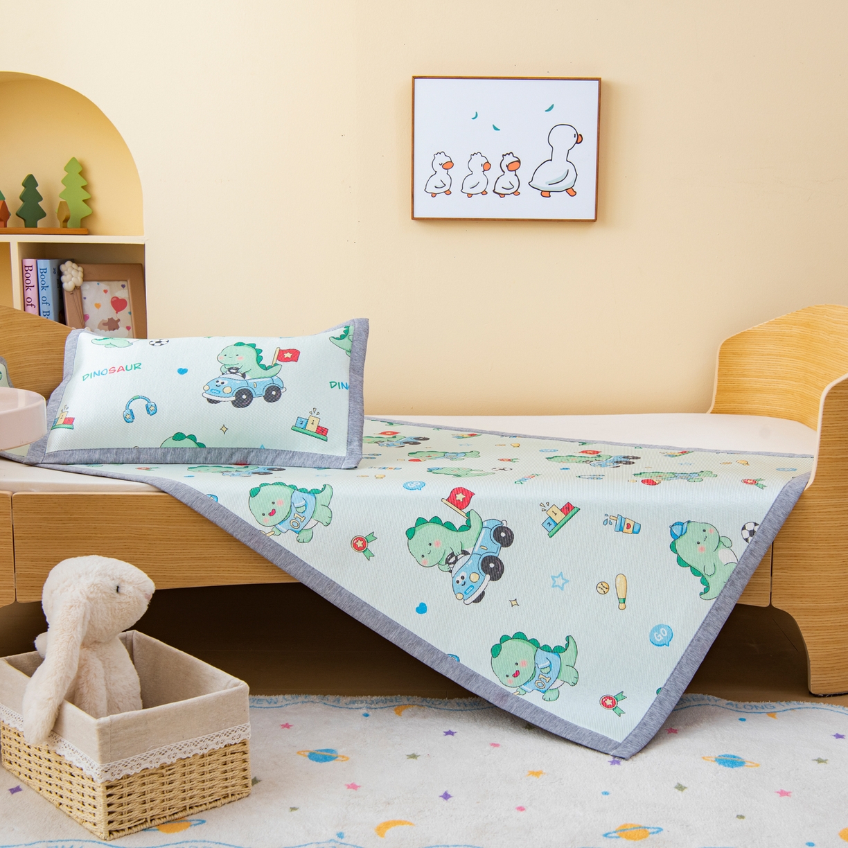 91家纺网 家纺一手货源 找家纺 吉咪兔家纺 2026新款席子幼儿园婴童儿童冰丝凉席冰丝席卡通藤席 运动恐龙