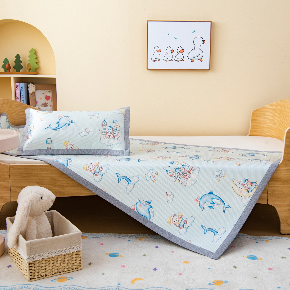 91家纺网 家纺一手货源 找家纺 吉咪兔家纺 2026新款席子幼儿园婴童儿童冰丝凉席冰丝席卡通藤席 海豚小熊