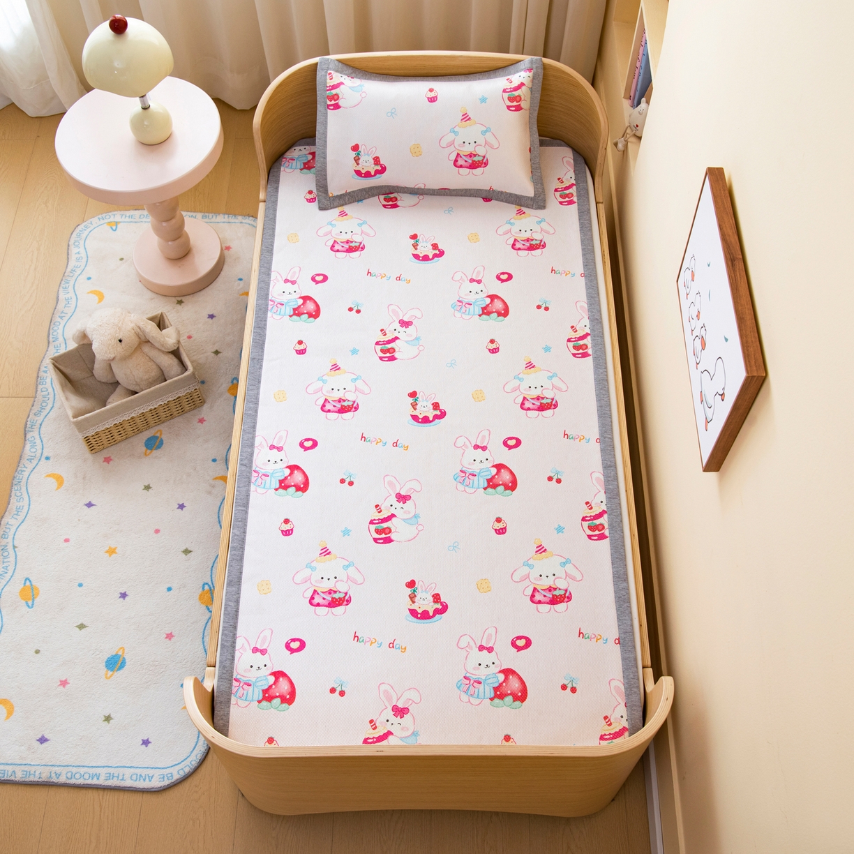 91家纺网 家纺一手货源 找家纺 吉咪兔家纺 2026新款席子幼儿园婴童儿童冰丝凉席冰丝席卡通藤席 小兔子