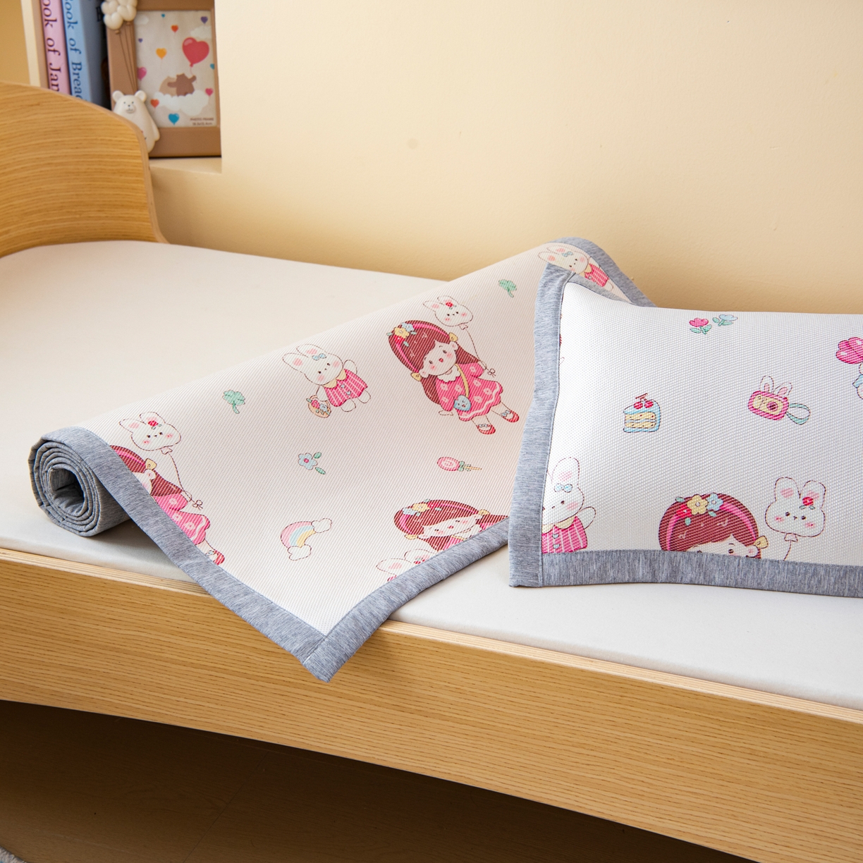 91家纺网 家纺一手货源 找家纺 吉咪兔家纺 2026新款席子幼儿园婴童儿童冰丝凉席冰丝席卡通藤席 小女孩