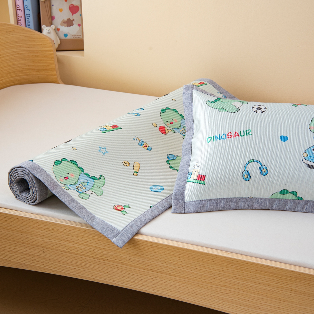 91家纺网 家纺一手货源 找家纺 吉咪兔家纺 2026新款席子幼儿园婴童儿童冰丝凉席冰丝席卡通藤席 运动恐龙