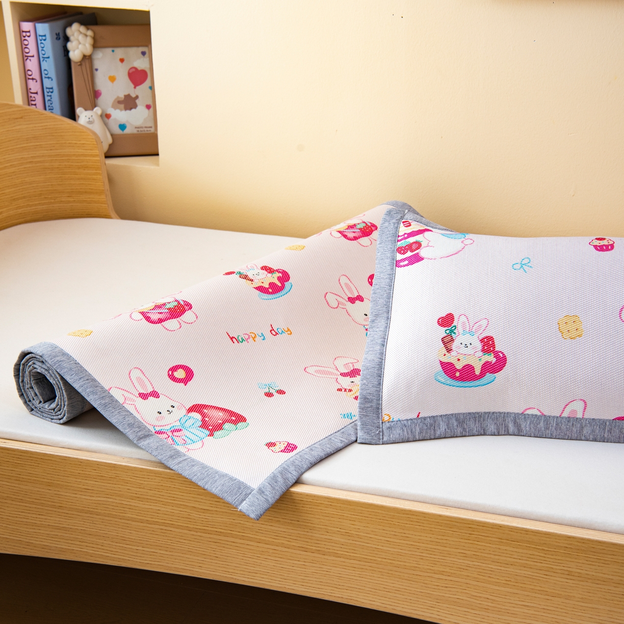 91家纺网 家纺一手货源 找家纺 吉咪兔家纺 2026新款席子幼儿园婴童儿童冰丝凉席冰丝席卡通藤席 小兔子