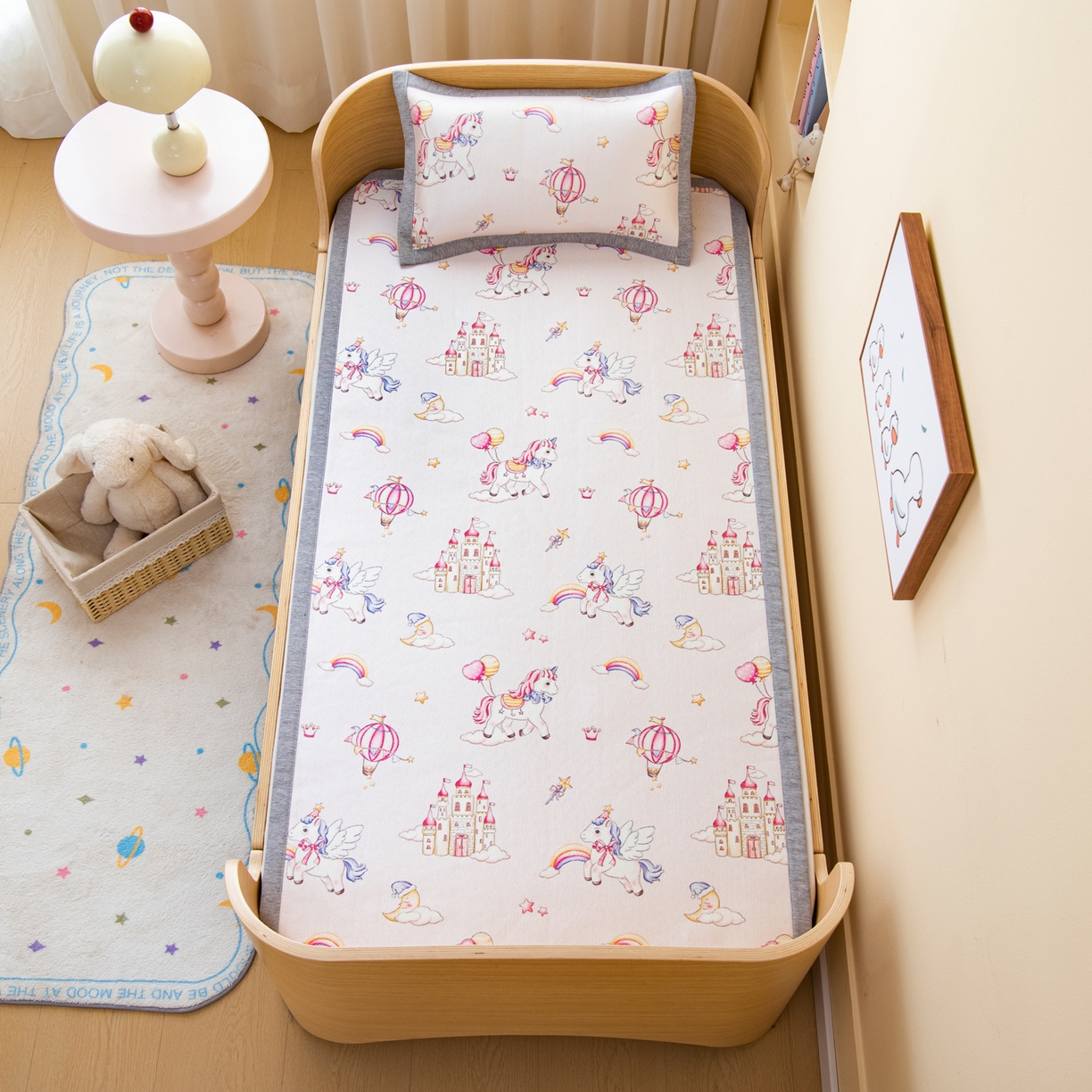 91家纺网 家纺一手货源 找家纺 吉咪兔家纺 2026新款席子幼儿园婴童儿童冰丝凉席冰丝席卡通藤席 梦幻小马