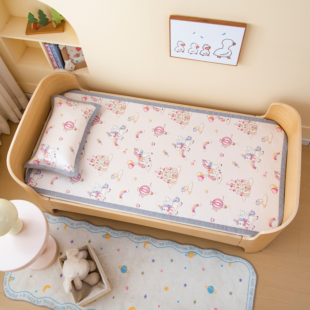 91家纺网 家纺一手货源 找家纺 吉咪兔家纺 2026新款席子幼儿园婴童儿童冰丝凉席冰丝席卡通藤席 梦幻小马