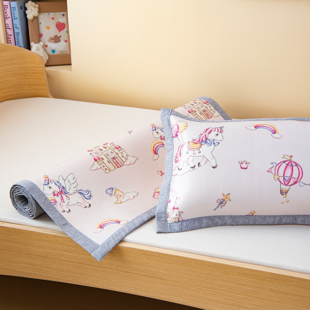 91家纺网 家纺一手货源 找家纺 吉咪兔家纺 2026新款席子幼儿园婴童儿童冰丝凉席冰丝席卡通藤席 梦幻小马