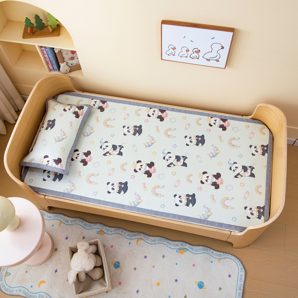 91家纺网 家纺一手货源 找家纺 吉咪兔家纺 2026新款席子幼儿园婴童儿童冰丝凉席冰丝席卡通藤席 开心熊猫