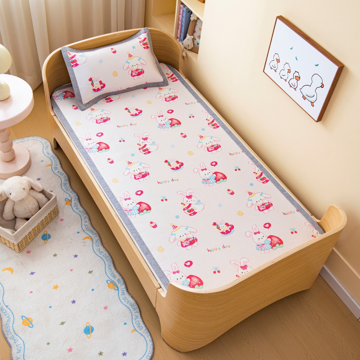 91家纺网 家纺一手货源 找家纺 吉咪兔家纺 2026新款席子幼儿园婴童儿童冰丝凉席冰丝席卡通藤席 小兔子