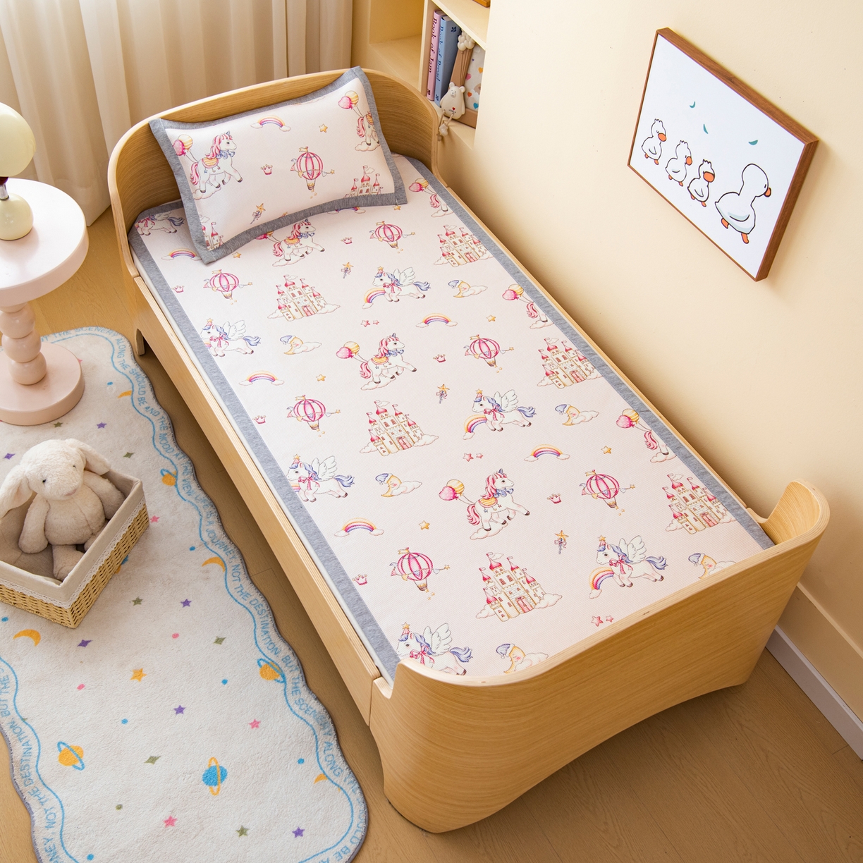 91家纺网 家纺一手货源 找家纺 吉咪兔家纺 2026新款席子幼儿园婴童儿童冰丝凉席冰丝席卡通藤席 梦幻小马