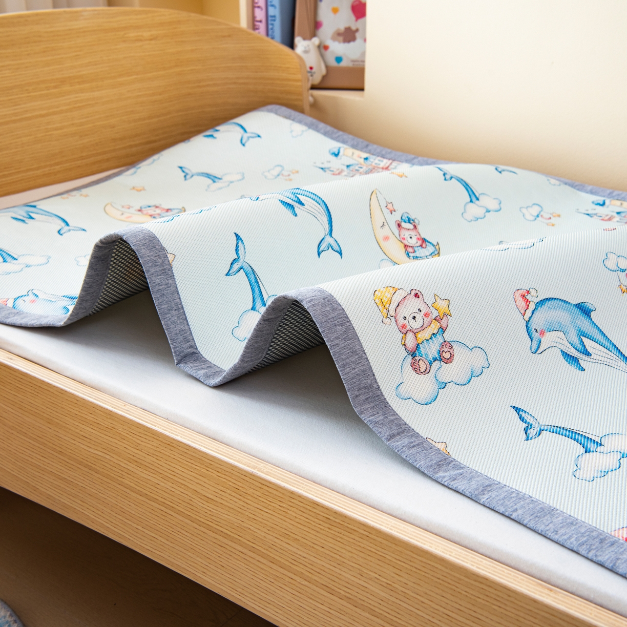 91家纺网 家纺一手货源 找家纺 吉咪兔家纺 2026新款席子幼儿园婴童儿童冰丝凉席冰丝席卡通藤席 海豚小熊