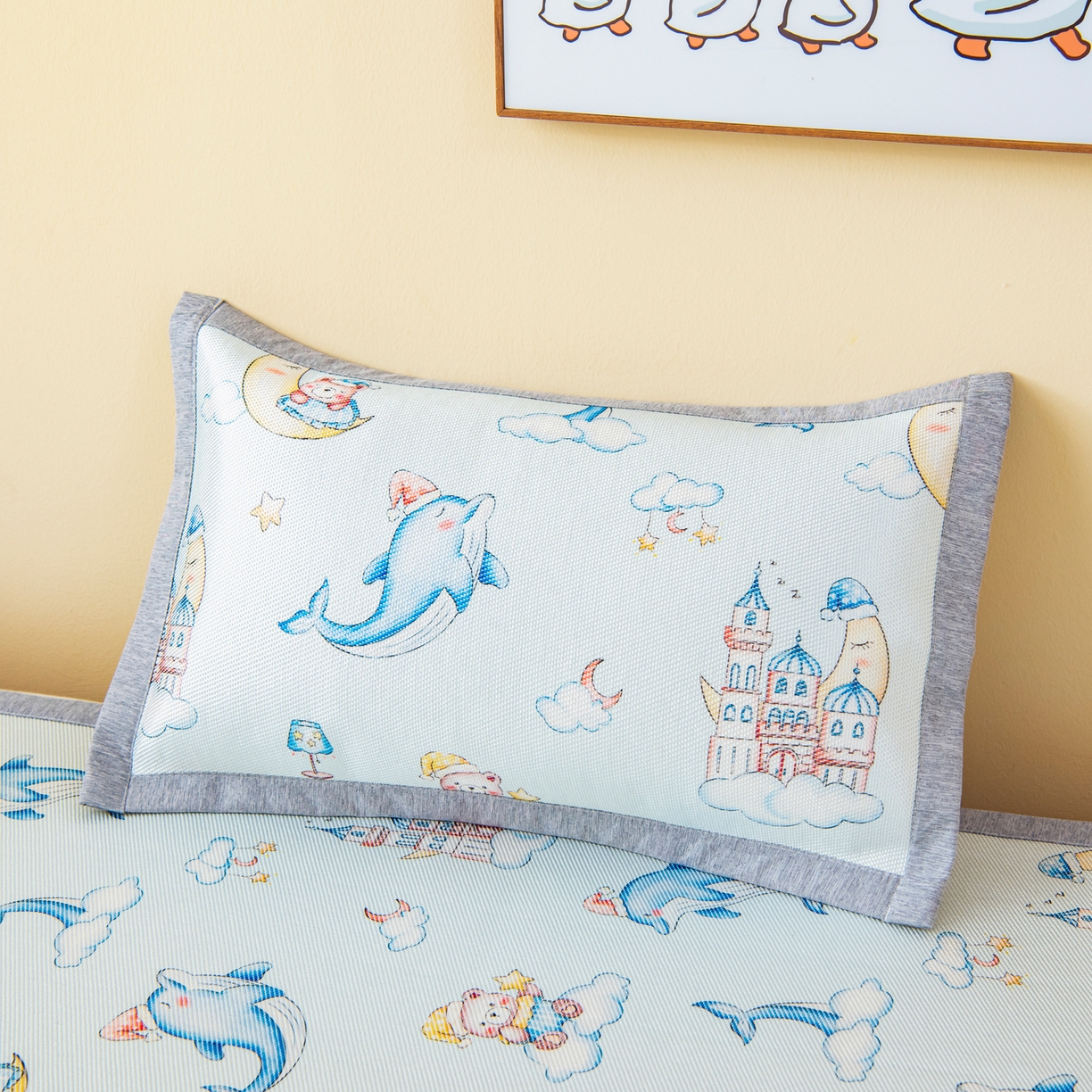 91家纺网 家纺一手货源 找家纺 吉咪兔家纺 2026新款席子幼儿园婴童儿童冰丝凉席冰丝席卡通藤席 海豚小熊