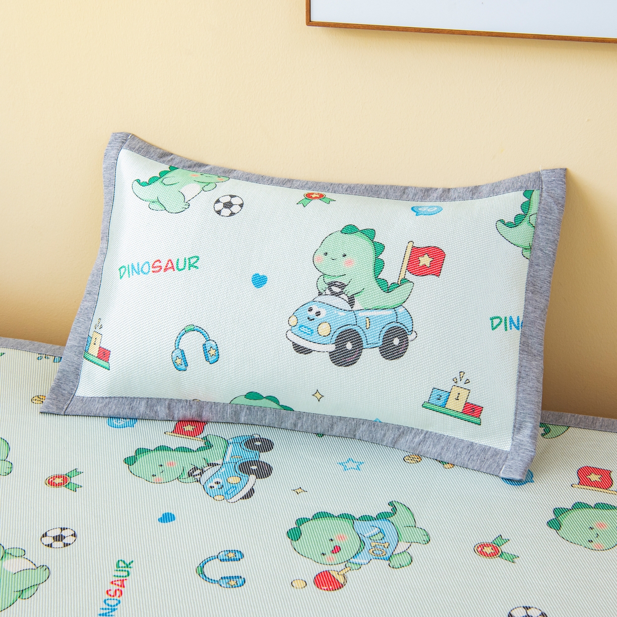 91家纺网 家纺一手货源 找家纺 吉咪兔家纺 2026新款席子幼儿园婴童儿童冰丝凉席冰丝席卡通藤席 运动恐龙