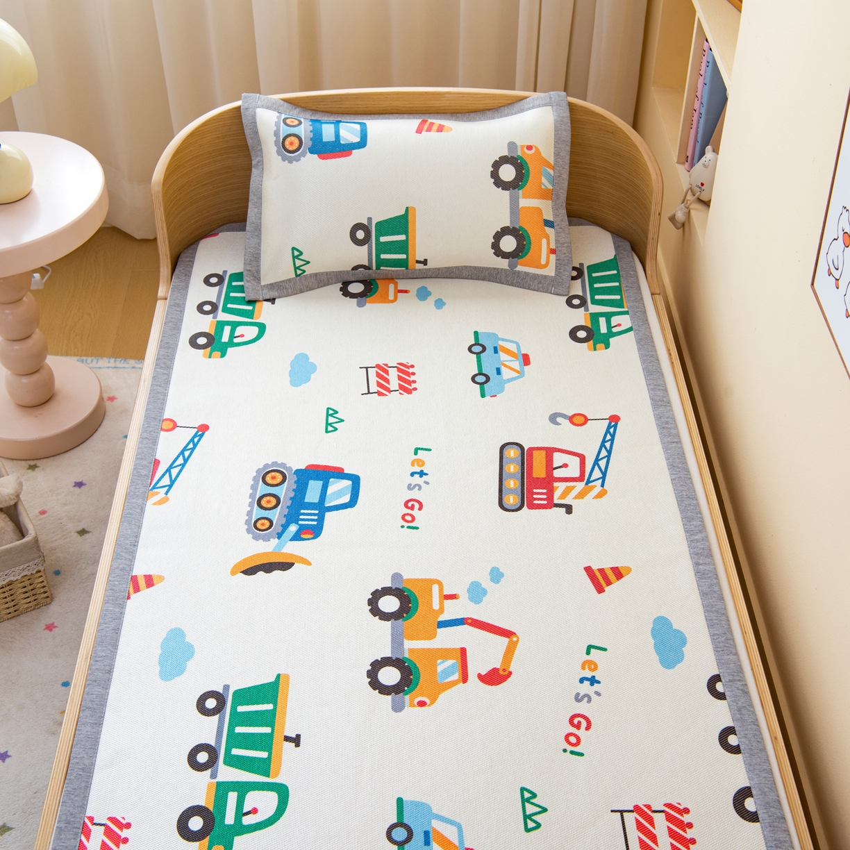 91家纺网 家纺一手货源 找家纺 吉咪兔家纺 2026新款席子幼儿园婴童儿童冰丝凉席冰丝席卡通藤席 工程小分队