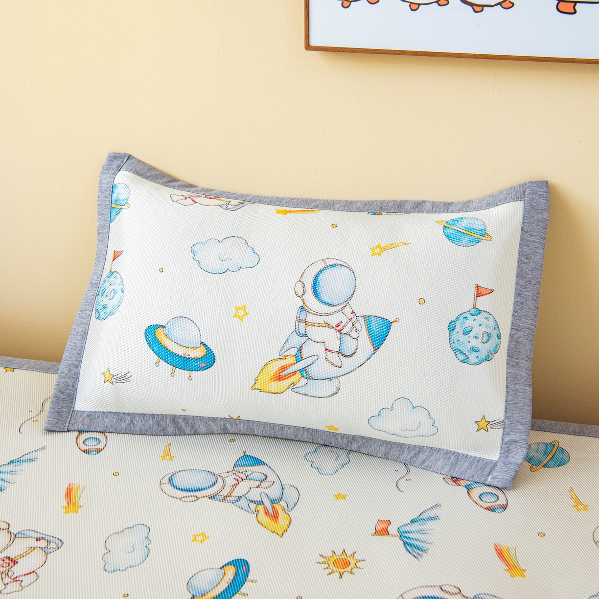 91家纺网 家纺一手货源 找家纺 吉咪兔家纺 2026新款席子幼儿园婴童儿童冰丝凉席冰丝席卡通藤席 宇航乐园