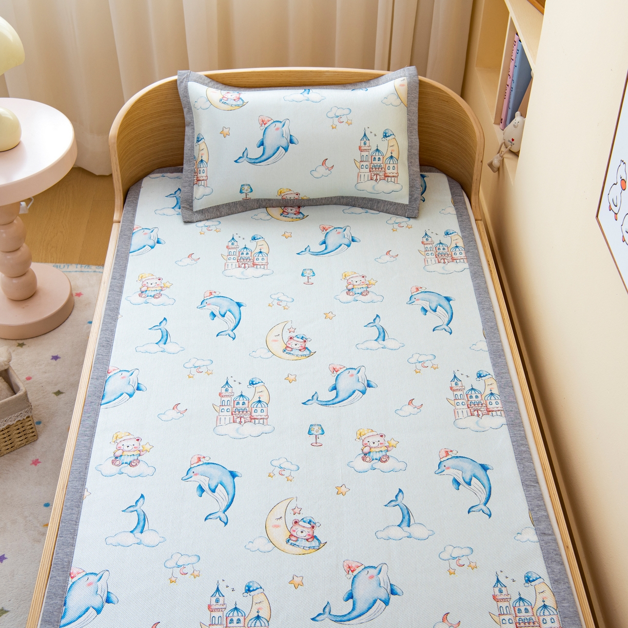 91家纺网 家纺一手货源 找家纺 吉咪兔家纺 2026新款席子幼儿园婴童儿童冰丝凉席冰丝席卡通藤席 海豚小熊