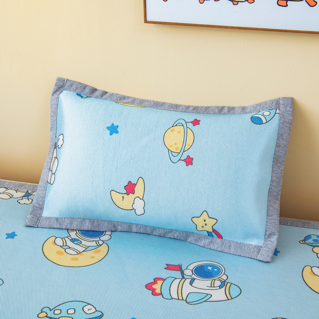 91家纺网 家纺一手货源 找家纺 吉咪兔家纺 2026新款席子幼儿园婴童儿童冰丝凉席冰丝席卡通藤席 遨游太空