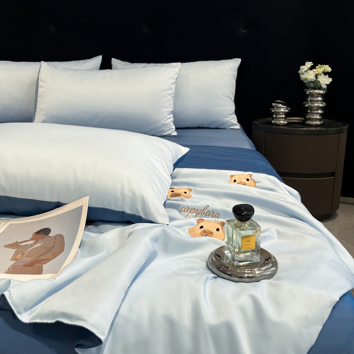 91家纺网 家纺一手货源 找家纺 红嘴企鹅 2026新款水洗冰丝刺绣夏被四件套 夏被-小熊 天兰