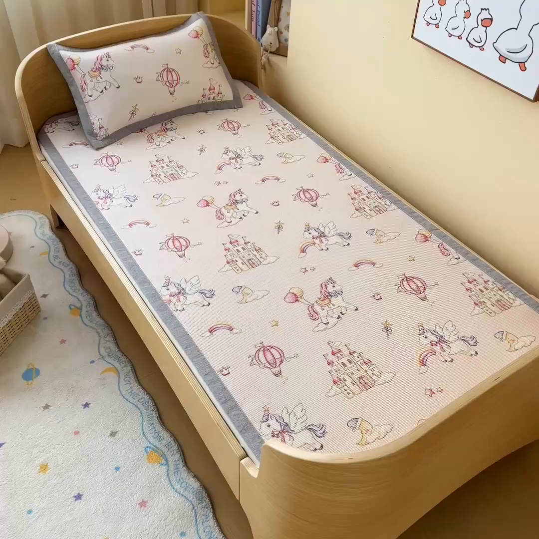 91家纺网 家纺一手货源 找家纺 吉咪兔家纺 2026新款席子幼儿园婴童儿童冰丝凉席冰丝席卡通藤席 梦幻小马