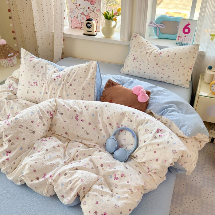 91家纺网 家纺一手货源 找家纺 星禾优选 2026新款A类泡芙纱印花四件套 躲猫猫