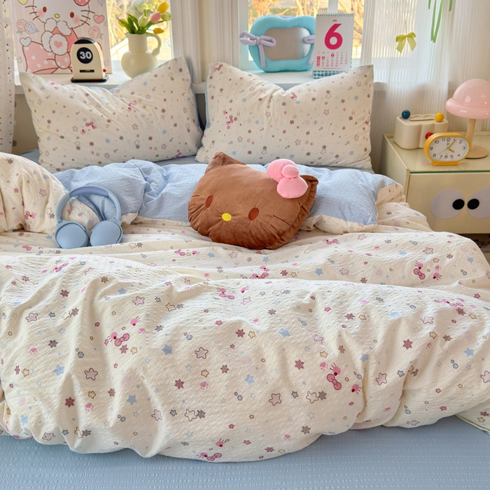 91家纺网 家纺一手货源 找家纺 星禾优选 2026新款A类泡芙纱印花四件套 躲猫猫