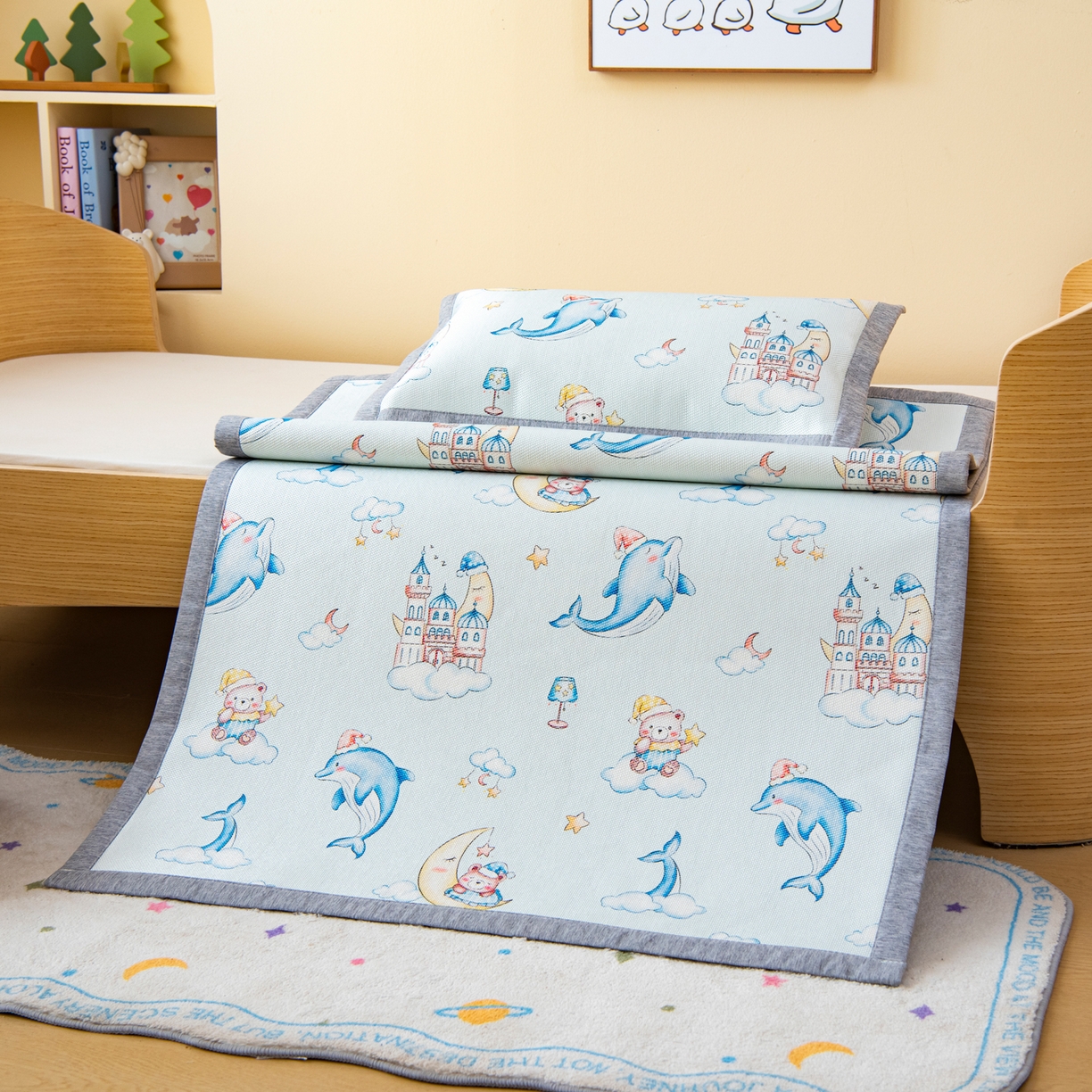 91家纺网 家纺一手货源 找家纺 吉咪兔家纺 2026新款席子幼儿园婴童儿童冰丝凉席冰丝席卡通藤席 海豚小熊