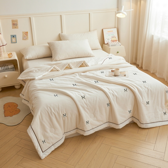 91家纺网 家纺一手货源 找家纺 （总）仁凯家纺 2026新款A类100%棉花刺绣款手包边夏被夏凉被空调被