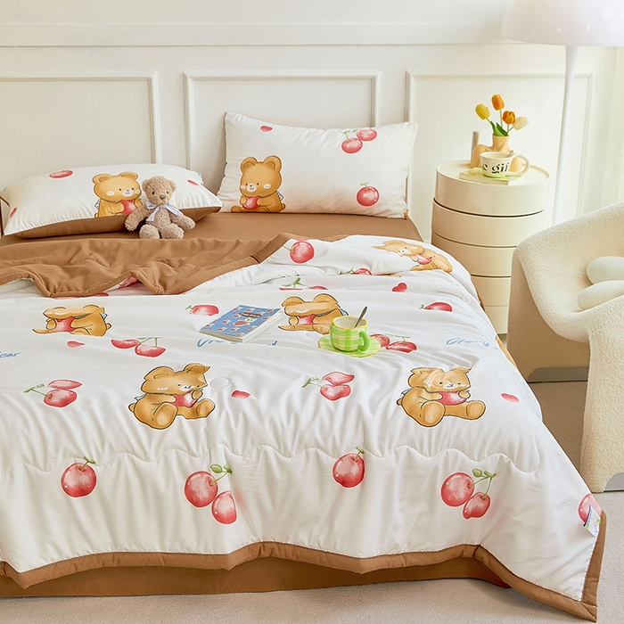 91家纺网 家纺一手货源 找家纺 卡斯诺家纺馆 2026新款水洗棉麻双层纱夏被夏凉被空调被 樱桃熊