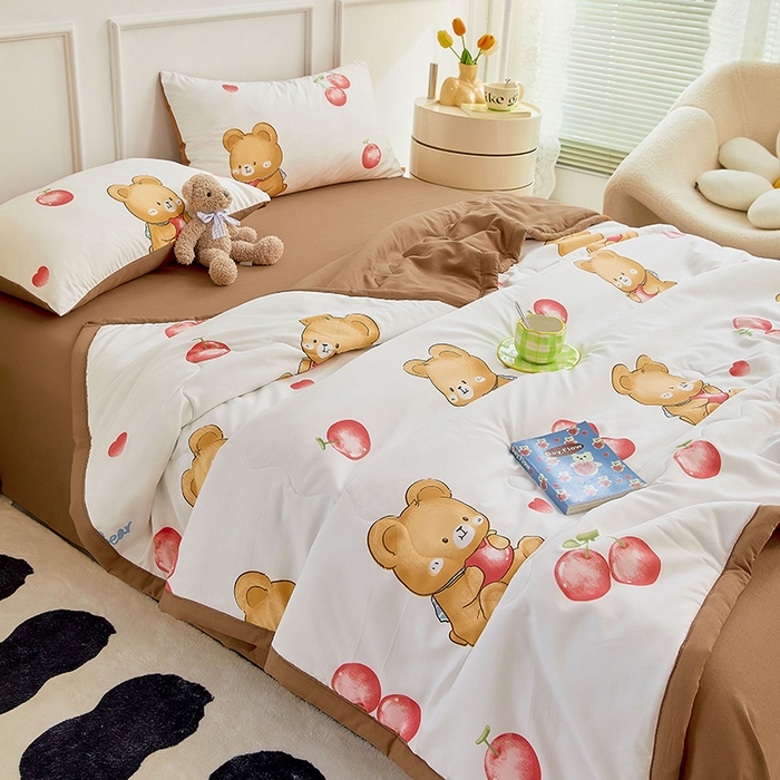 91家纺网 家纺一手货源 找家纺 卡斯诺家纺馆 2026新款水洗棉麻双层纱夏被夏凉被空调被 樱桃熊