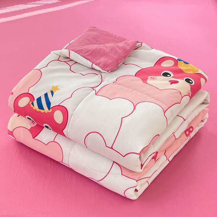 91家纺网 家纺一手货源 找家纺 卡斯诺家纺馆 2026新款水洗云朵棉夏被夏凉被空调被 可爱萌熊