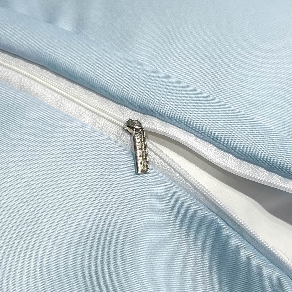 91家纺网 家纺一手货源 找家纺 慕澄家纺 2026新款厚织亮丝提花刺绣水洗真丝四件套 蝶恋花-冰蓝