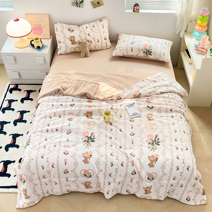 91家纺网 家纺一手货源 找家纺 卡斯诺家纺馆 2026新款水洗云朵棉夏被夏凉被空调被 小熊花园