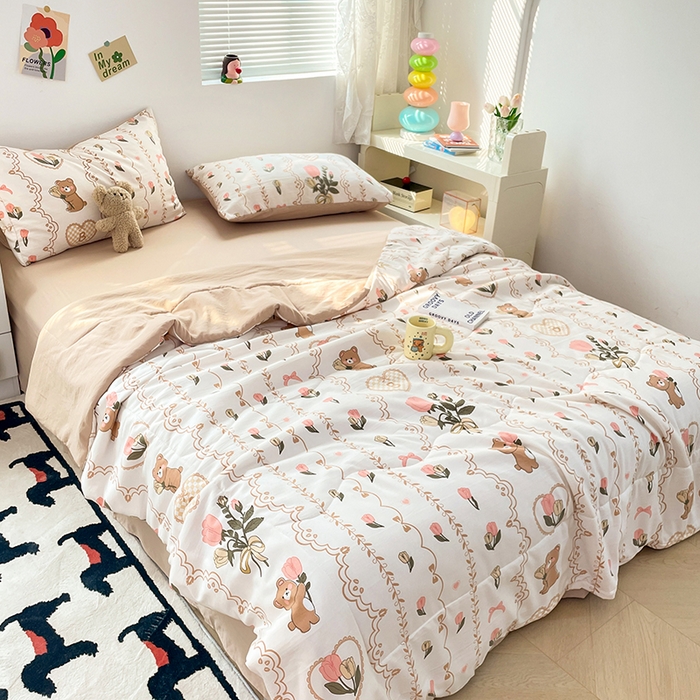 91家纺网 家纺一手货源 找家纺 卡斯诺家纺馆 2026新款水洗云朵棉夏被夏凉被空调被 小熊花园