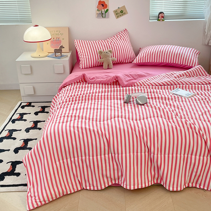 91家纺网 家纺一手货源 找家纺 卡斯诺家纺馆 2026新款水洗云朵棉夏被夏凉被空调被 甜辣风-玫红条