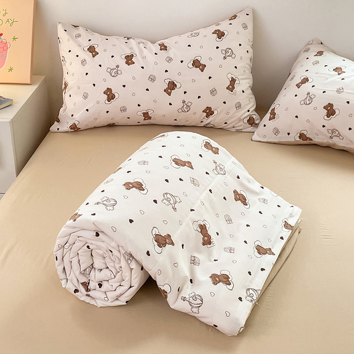 91家纺网 家纺一手货源 找家纺 卡斯诺家纺馆 2026新款水洗云朵棉夏被夏凉被空调被 云朵小熊