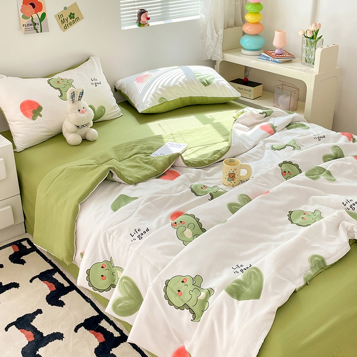 91家纺网 家纺一手货源 找家纺 卡斯诺家纺馆 2026新款水洗云朵棉夏被夏凉被空调被 爱心恐龙