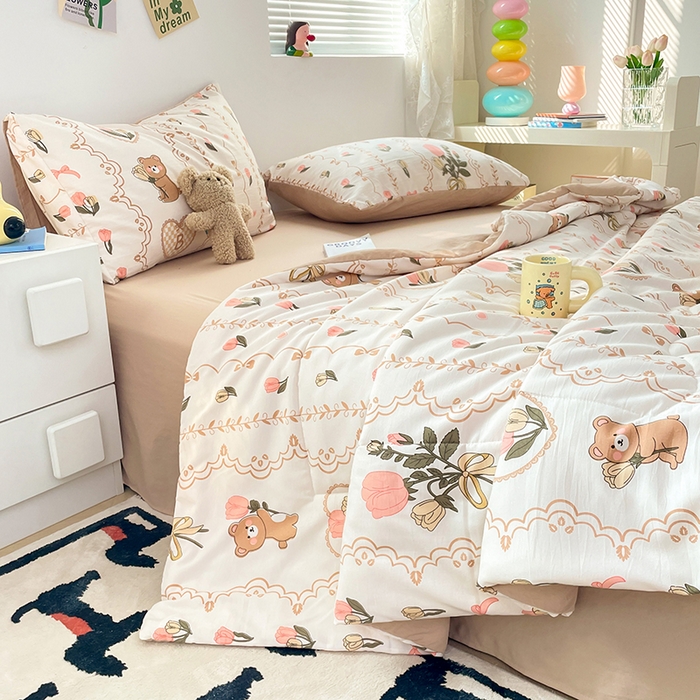 91家纺网 家纺一手货源 找家纺 卡斯诺家纺馆 2026新款水洗云朵棉夏被夏凉被空调被 小熊花园