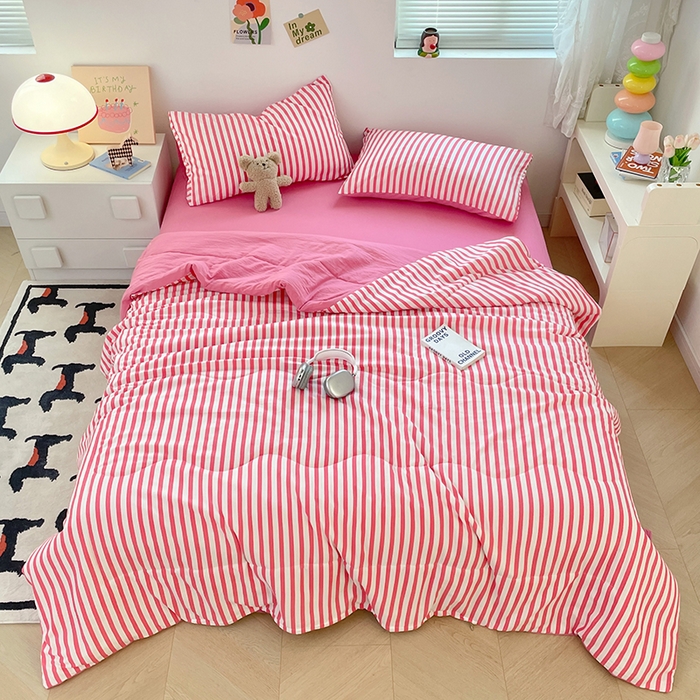 91家纺网 家纺一手货源 找家纺 卡斯诺家纺馆 2026新款水洗云朵棉夏被夏凉被空调被 甜辣风-玫红条