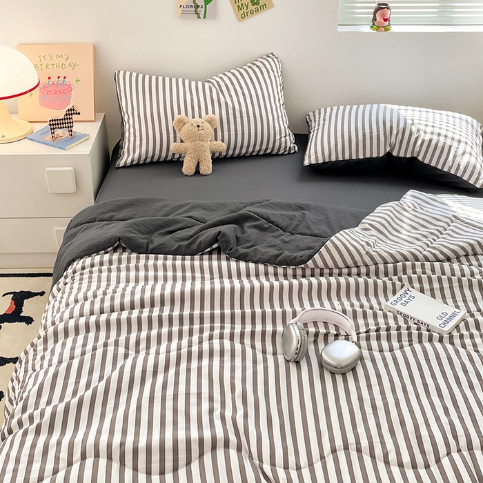 91家纺网 家纺一手货源 找家纺 卡斯诺家纺馆 2026新款水洗云朵棉夏被夏凉被空调被 甜辣风-深灰条