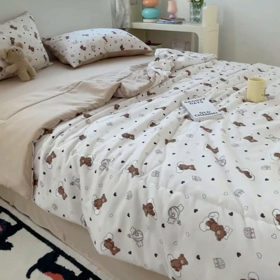 91家纺网 家纺一手货源 找家纺 卡斯诺家纺馆 2026新款水洗云朵棉夏被夏凉被空调被 云朵小熊